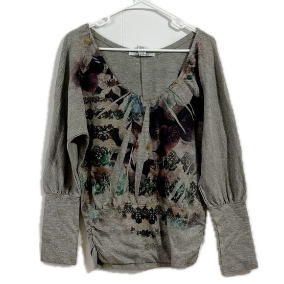 American Rag Gray 3/4 Sleeve Blouse with Graphic Ruched Design - Picture 1 of 4